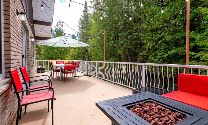South Bruce Peninsula Cottage | Wind Swept PinesnNewly renovated, close to water 3 bedroom cottage