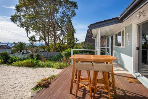 Vincentia House | WindanSea Cottage Pet Friendly Ocean Glimpses