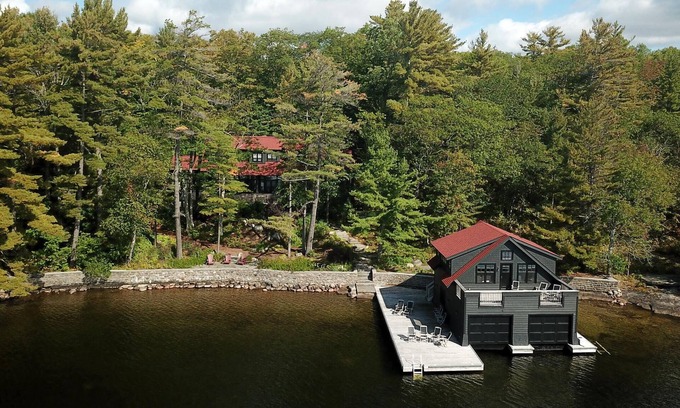 Windermere Cottage | Windermere! South! Private! Wallsend is Muskoka Classic Luxury!
