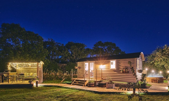 Langport Apartment | Windmill Old Orchard - Luxury Cottages