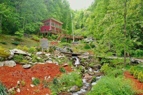 Hot Springs House | Windows Over Waterfalls