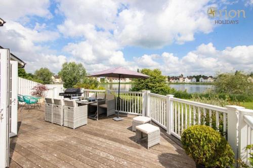 South Cerney House | Windrush Lake 20, Summit Lodge P