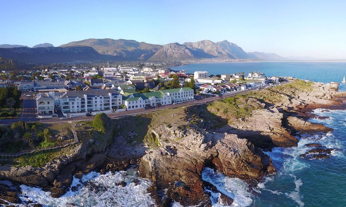 Hermanus City-Centre Hotel | Windsor Hotel