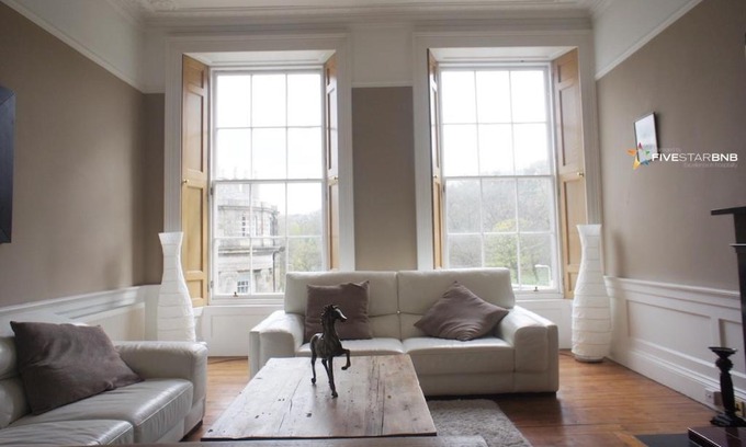 Leith Apartment | Windsor Street Apartment