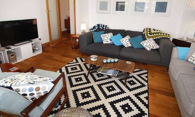 Port-Eynon House | Windy Ridge in the beautiful Swansea