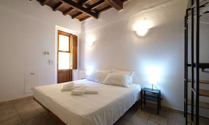 Sant' Ambrogio Apartment | Wine Apartments Florence Sagrantino