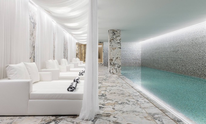 Centro / Baixa Hotel | Wine & Books Porto Hotel - Small Luxury Hotels of the World