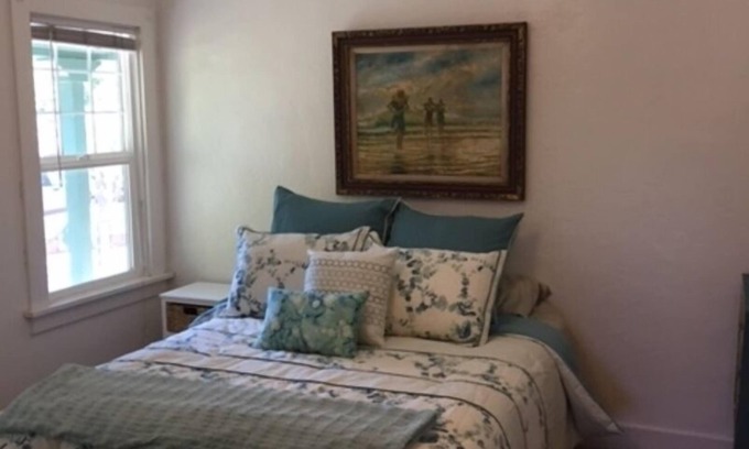 Atascadero House | Wine country bungalow
