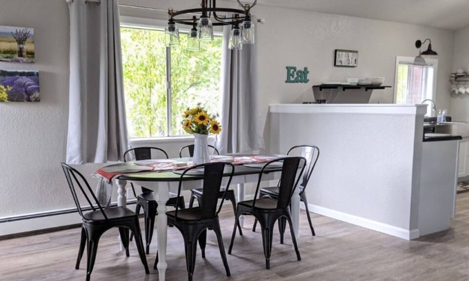 Clifton Apartment | Wine Country Cottage! Easy access to wineries, hiking, biking - pet friendly!