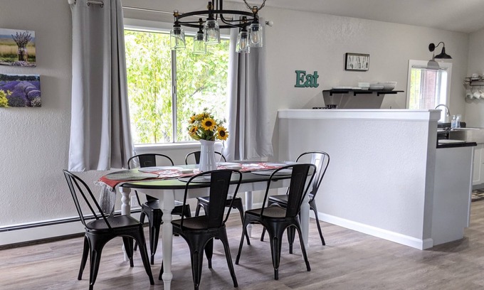 Clifton House | Wine Country Cottage