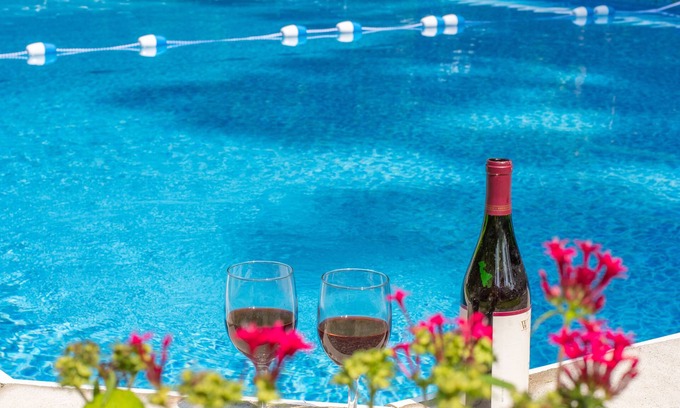 Trumansburg House | Wine Country Family-Friendly Iconic Estate in the Heart of the Finger Lakes