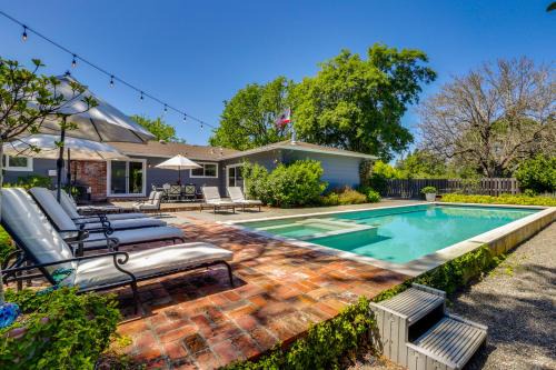 Forestville House | Wine Country Retreat in Russian River Valley!