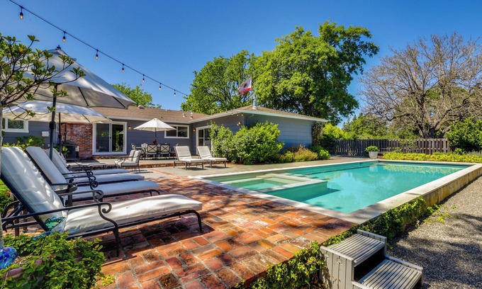 Forestville House | Wine Country Retreat in Russian River Valley!