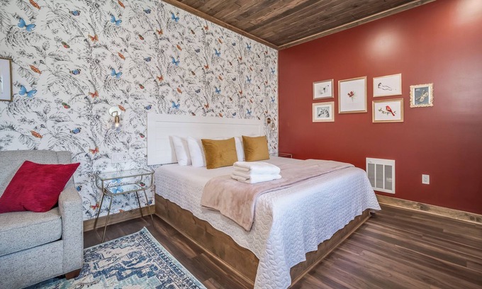 Prescott Hotel | Wine, Dine & Unwind