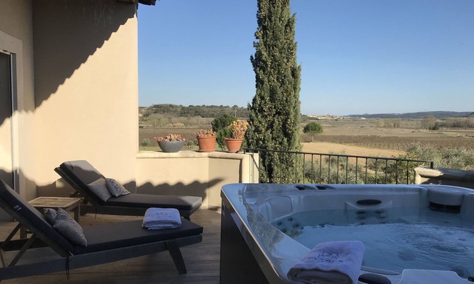 Cavillargues House | Winegrower's house with jacuzzi, sauna, spacious terrace and panoramic view