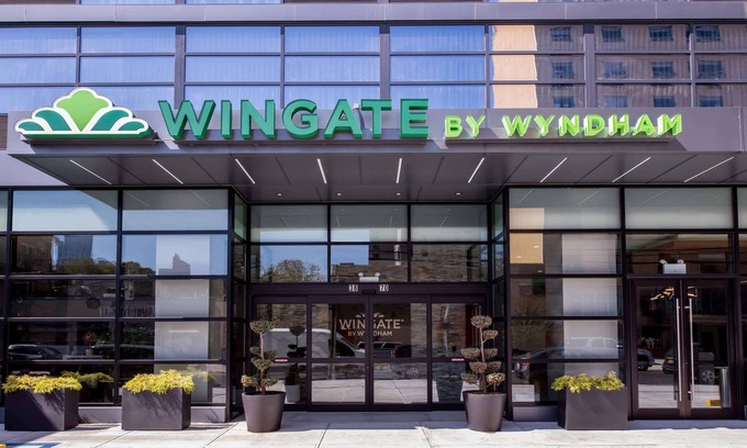 Queens Hotel | Wingate by Wyndham Long Island City