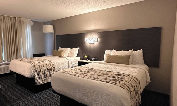 Dayton Hotel | Wingate by Wyndham Dayton North