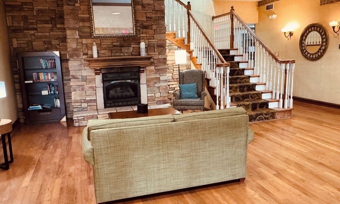 Ontario Hotel | Wingate by Wyndham Mansfield OH
