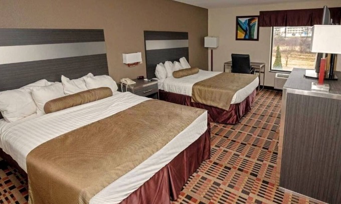 Somerset Hotel | Wingate by Wyndham Somerset