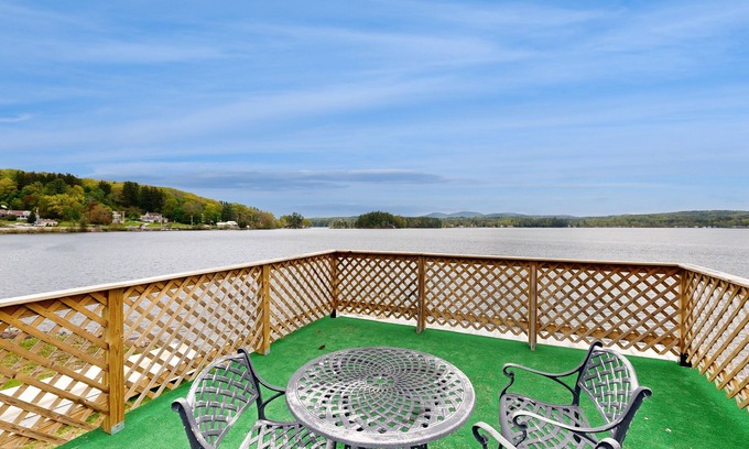 Lochmere House | Winnisquam Lake Retreat | House in Tilton with lakefront yard and gas grill
