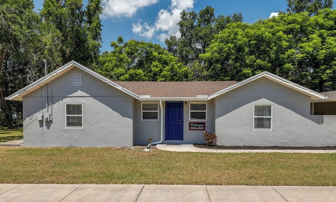 Inwood House | Winter Haven Vacation Rental w/ Patio & Gas Grill!