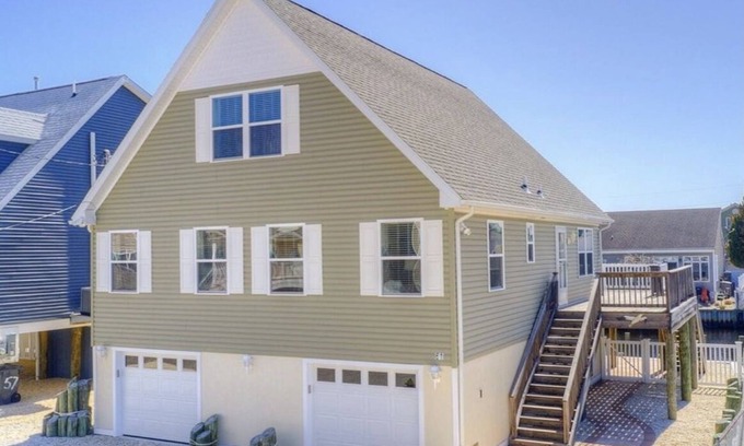 Beach Haven West House | Winter Rental 9/15-5/15/26- 4 bed 3 bath immaculate home