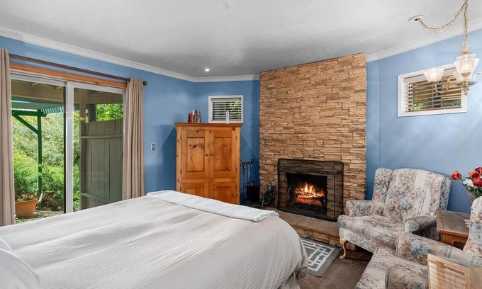 Julian Apartment | Winter Room @ Eaglenest Inn w/Pool & SPA