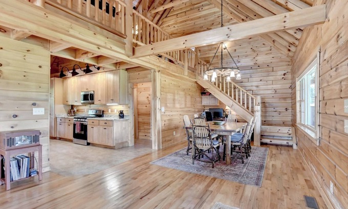 Helen Cabin | Winter Sale: Cabin on 11 acres- Pond & Mtn Views