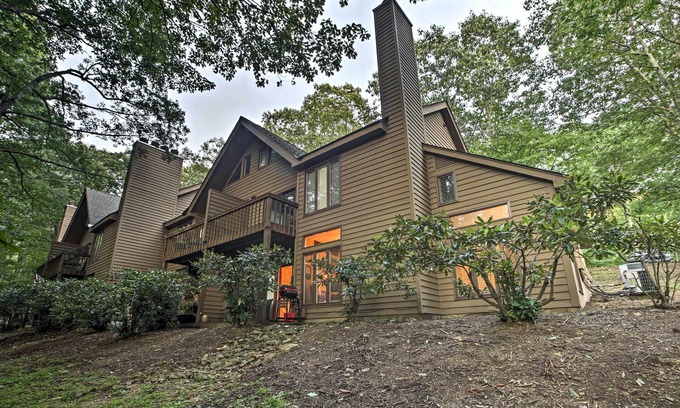 Wintergreen Apartment | Wintergreen Resort Mountain Condo w/Pool Access!
