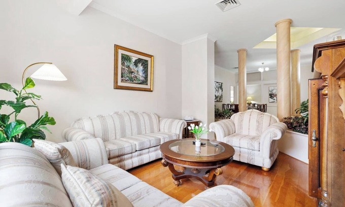 Winthrop House | Winthrop Mansion - 5 Bed, 3 Bath, Pool Table, BBQ