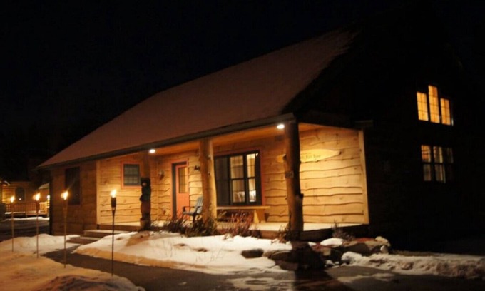 Spring Brook House | Wis Dells Home (The Baitshop, decorated fishing theme)