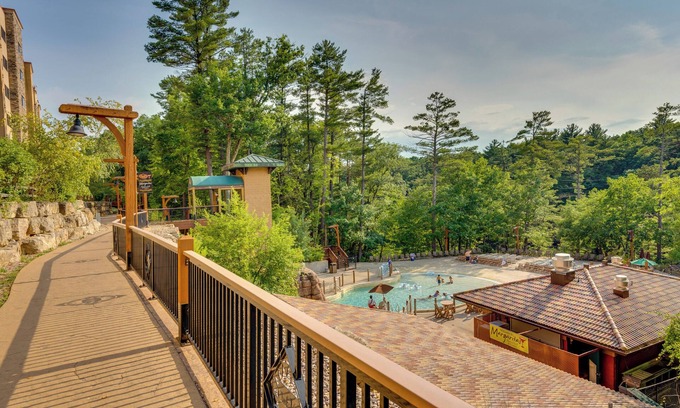 Wisconsin Dells Condo | Wisconsin Dells Condo w/Pool & Resort Amenities!