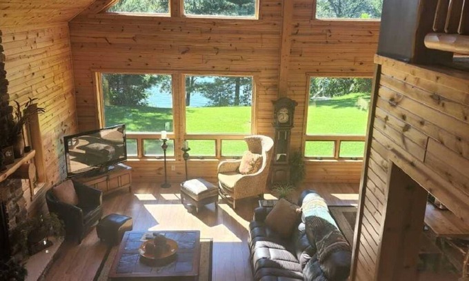 Nekoosa House | Wisconsin River Retreat in Nekoosa, WI