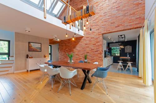 gmina Wolin House | Wiselka Holiday House-1,2km to the beach; 5 bedrooms, 3 bahrooms; fire place. Private sauna!