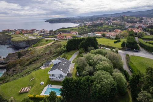 Comillas Villa | Wishome-Casa muy grande con precioso jardín en Comillas, con piscina