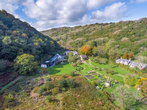 Fishguard House | Wisteria Lodge - Cottage