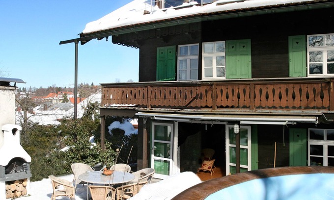 Bad Toelz House | with mountain view, sauna, whirlpool - wellness - detached house - paraglider