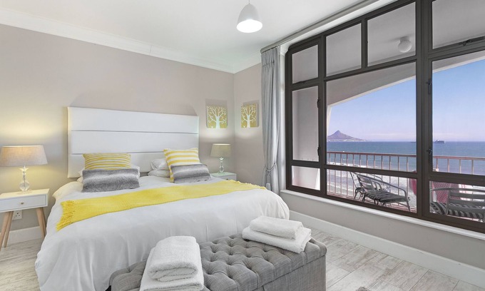 Bloubergstrand Apartment | Witsand 804