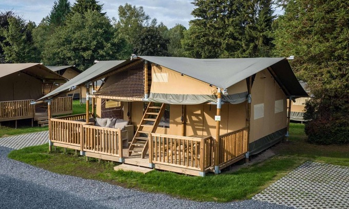 Signy-lAbbaye Apartment | Wodden 8-Person Holiday Tent