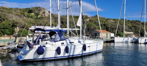 Santa Teresa di Gallura Boat Rental | Wohnen auf dem Meer