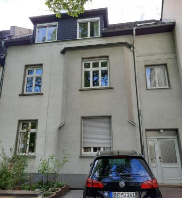 Troisdorf House | Wohnen beim Uswatta Liyanage