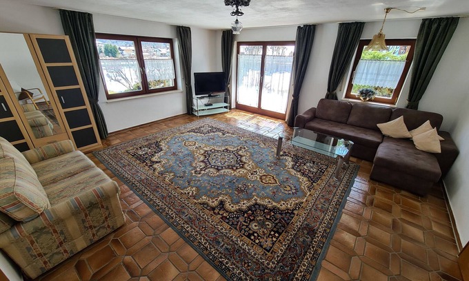 Unterschonau Apartment | Wohnung für 2 bis 6 Pers., 100 qm, Zwei Sep. Schlafzimmer, Terrasse mit Bergblick