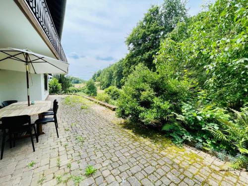 Gorxheimertal Apartment | Wohnung im Landhaus - mit Terasse & Bachlauf