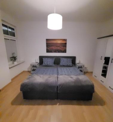 Oberhausen Apartment | Wohnung in Oberhausen: zentral & ruhig, eigener Eingang