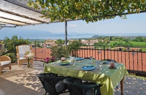 Castello Apartment | Wohnung Mit Blick Auf Den Gardasee