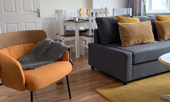 Horsell Apartment | Woking town