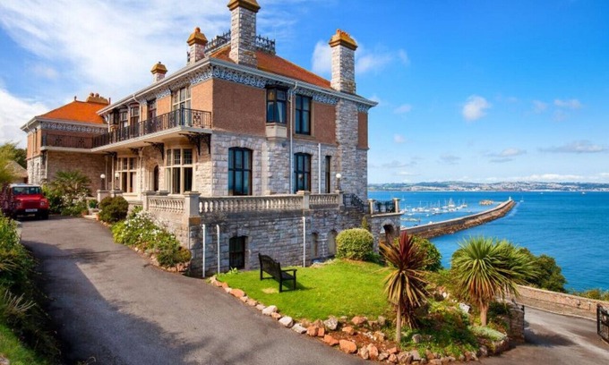 Brixham House | Wolborough House - Eight Bedroom House, Sleeps 16