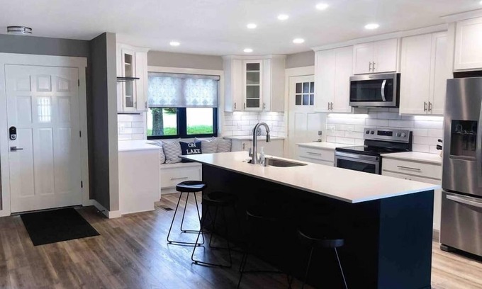 Grove House | Wolfcreekretreat - Remodeled, with dock
