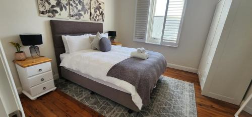 Wollongong CBD House | Wollongong CBD home with parking, Wi-Fi, AC near to hospital, train & stadium