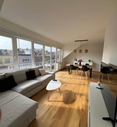 Sint-Lambrechts-Woluwe Apartment | Wolu Flat - Entire housing